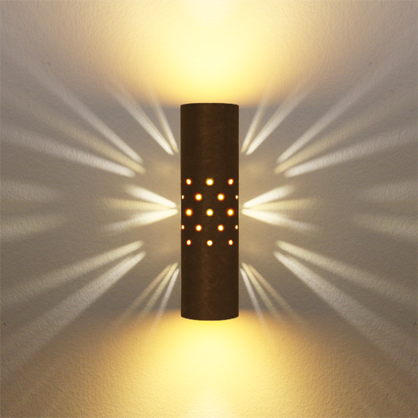 Menzel Aussergewöhnliches Licht für den Außenbereich SOLO Wandleuchte grau-braun mit Lichtdurchbrüchen für ein schönes Lichtbild Menzel Aussergewöhnliches Licht für den Außenbereich SOLO Wandleuchte grau-braun mit Lichtdurchbrüchen für ein schönes Lichtbild