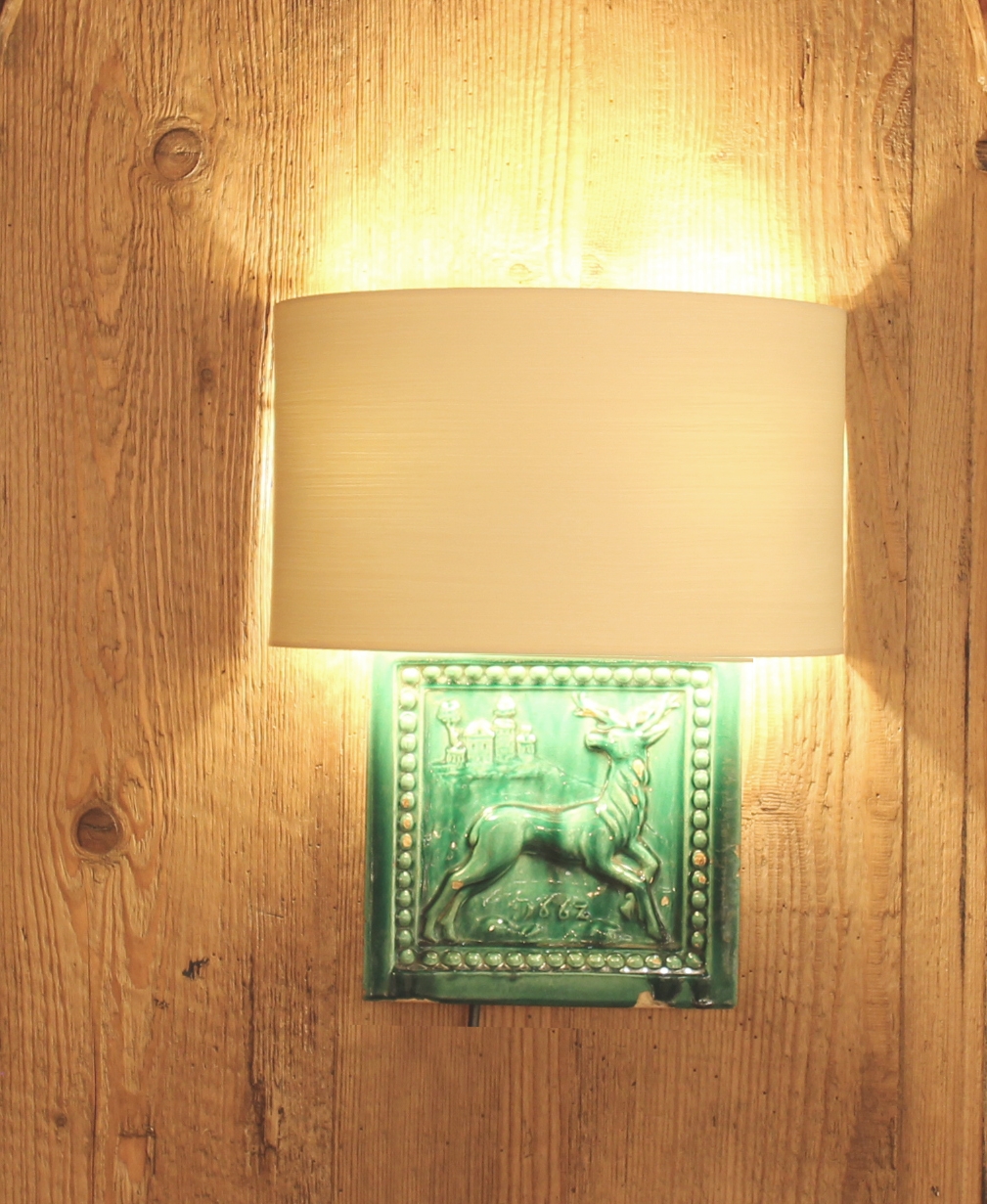 Menzel Wandleuchte 2 x G9, Antike Kachel mit Hirsch grün, Blende RB30 Strichlack creme
